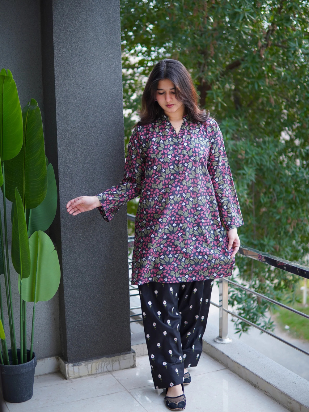 BLACK FARSHI SHALWAR - Brands Kahani