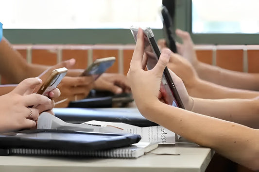 Punjab Bans Cell Phone Use for Students and Teachers in All Schools and Colleges