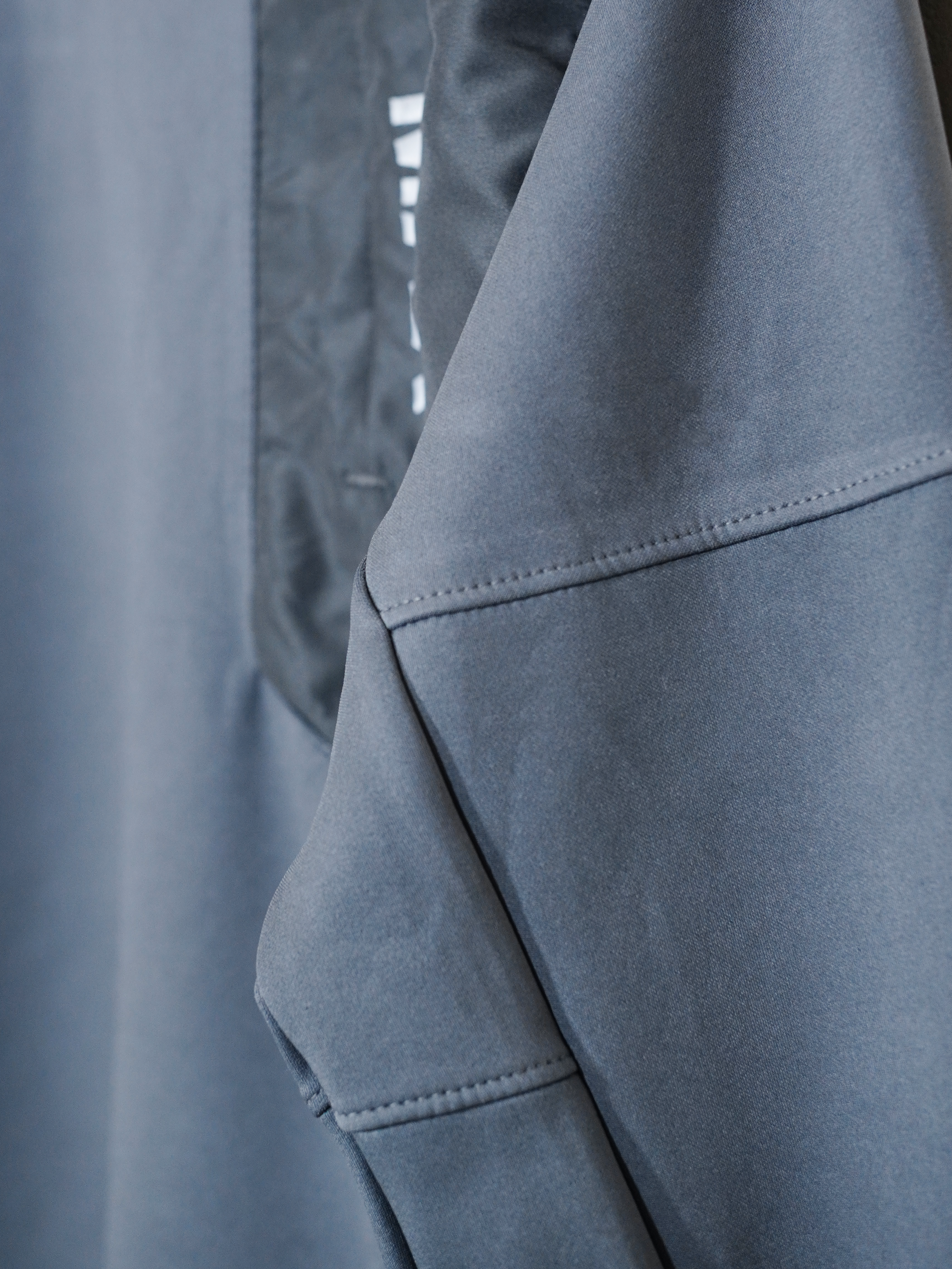 Swift Shirt MAX Men’s Crew Neck Sweatshirt with Zip Pocket