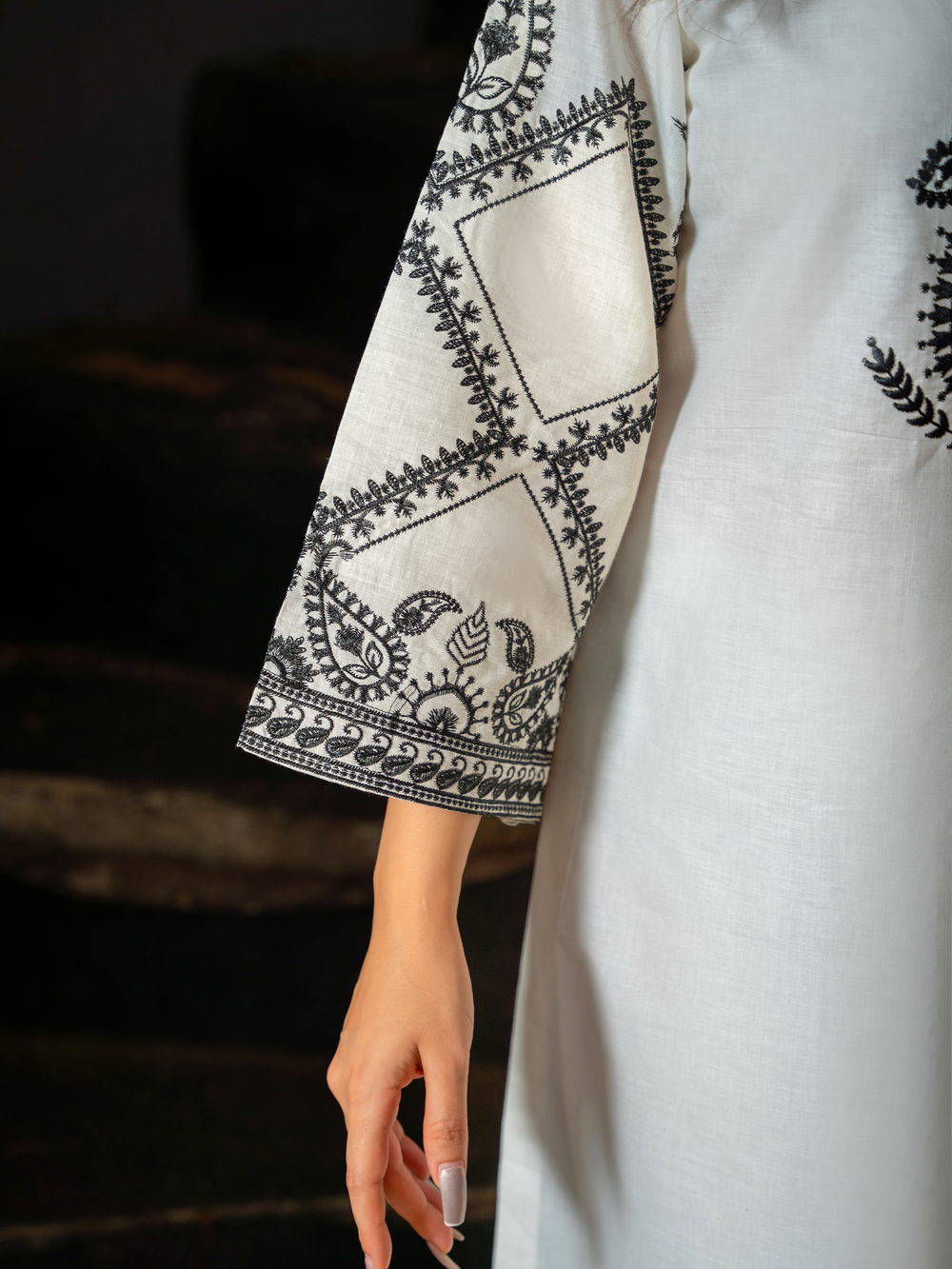 White Black Embroidered Ladies Suit - Kahani47 - Brands Kahani