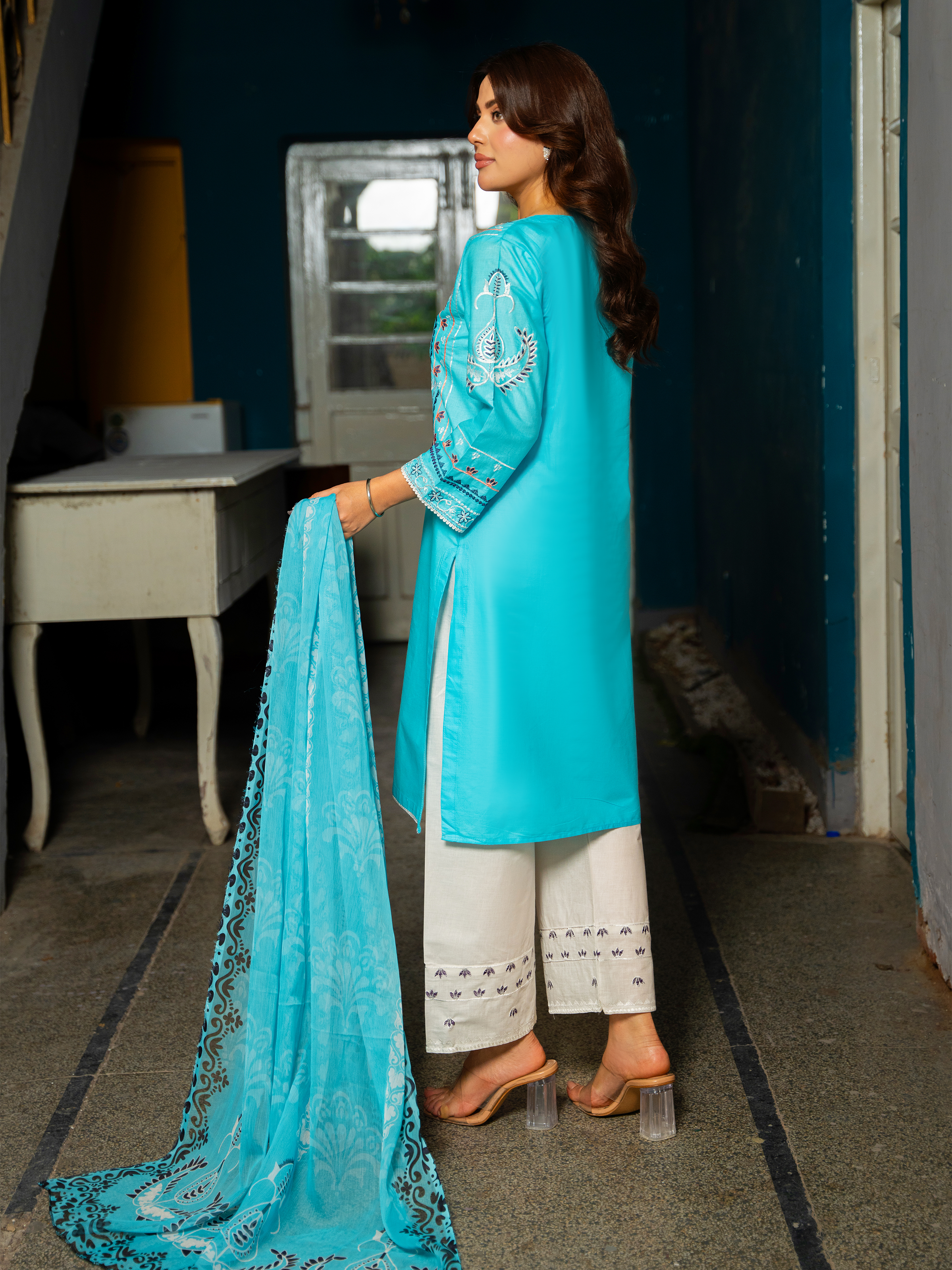Elegant Turquoise Embroidered Lawn Suit – Kahani47