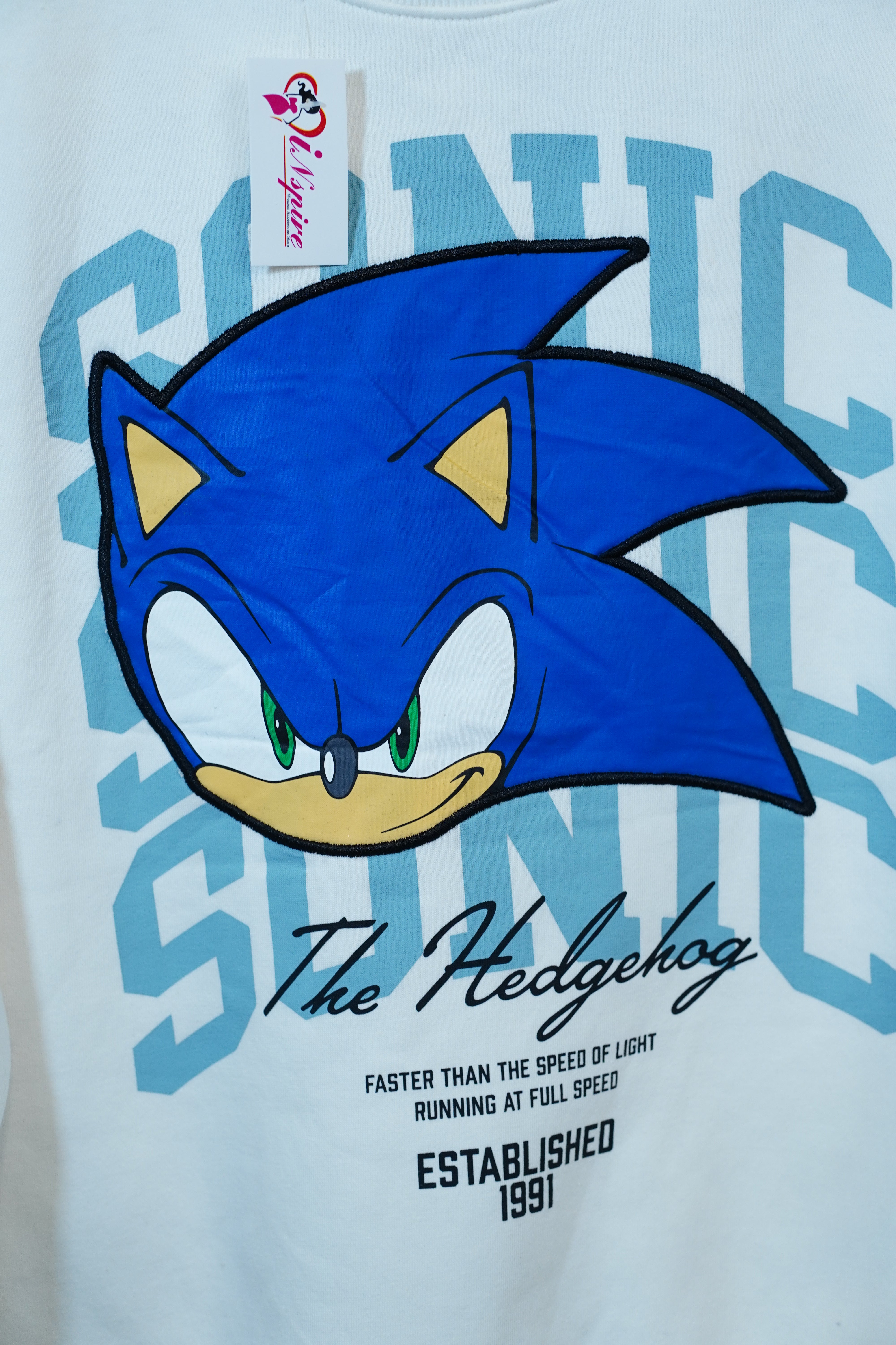 White Swift T-Shirt with Sonic Print – Trendy & Comfortable Wear
