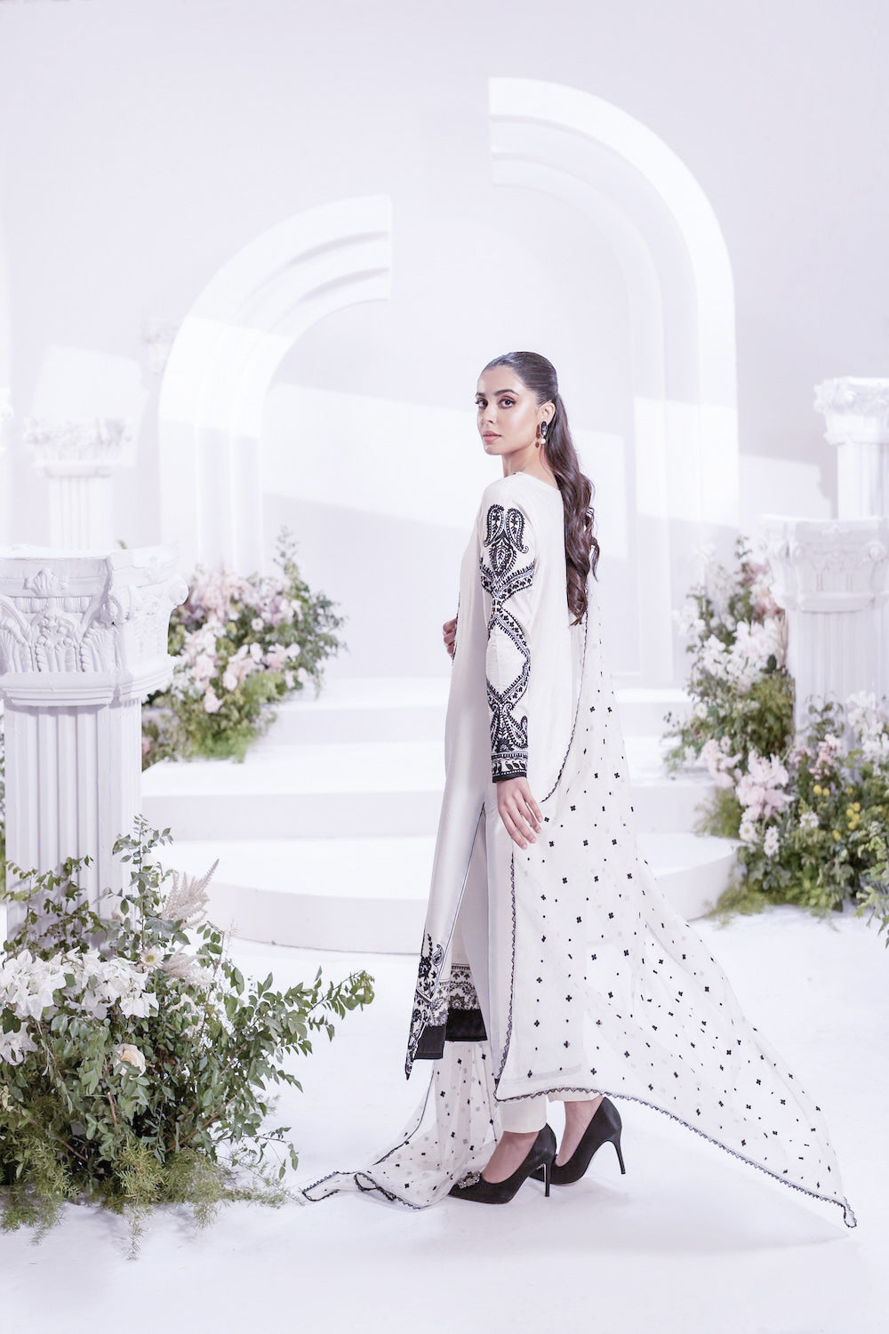 AYRA WHTE 3PCS - Brands Kahani