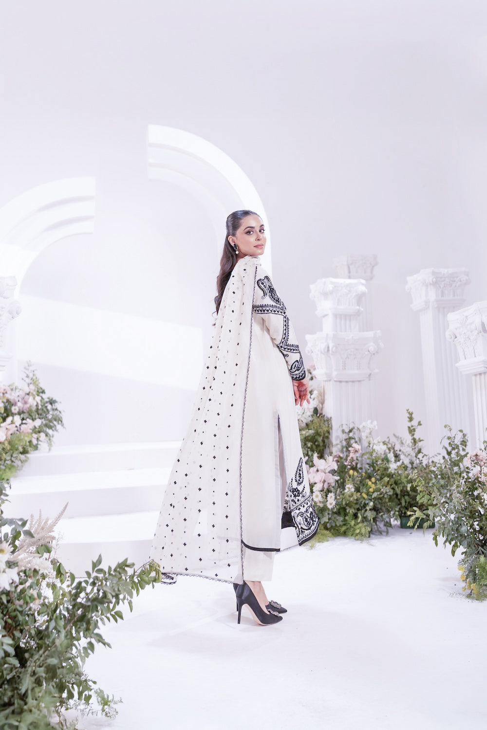 AYRA WHTE 3PCS - Brands Kahani