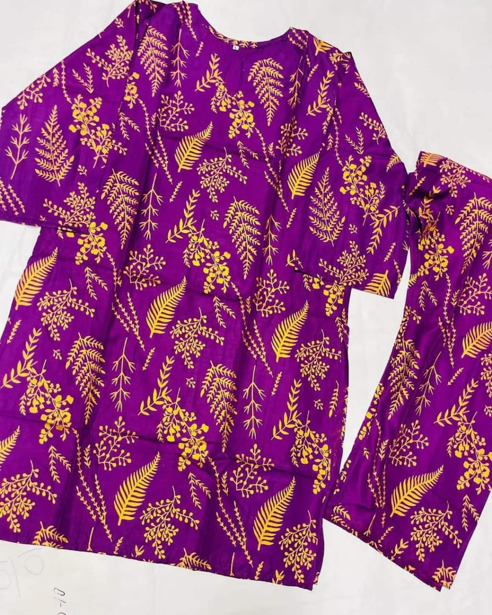Floral Leaf Print - Brands Kahani