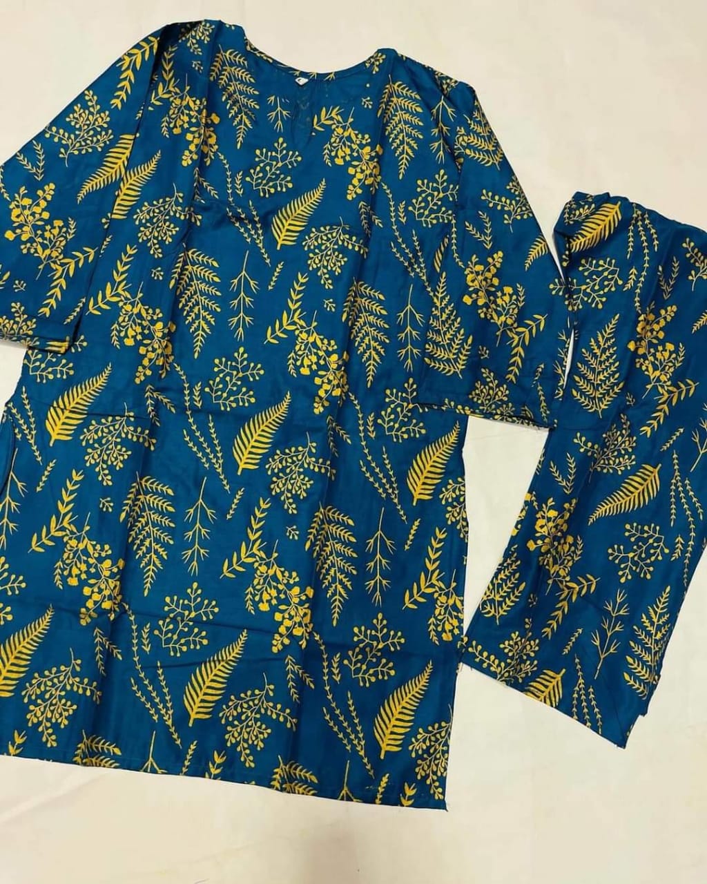 Floral Leaf Print - Brands Kahani