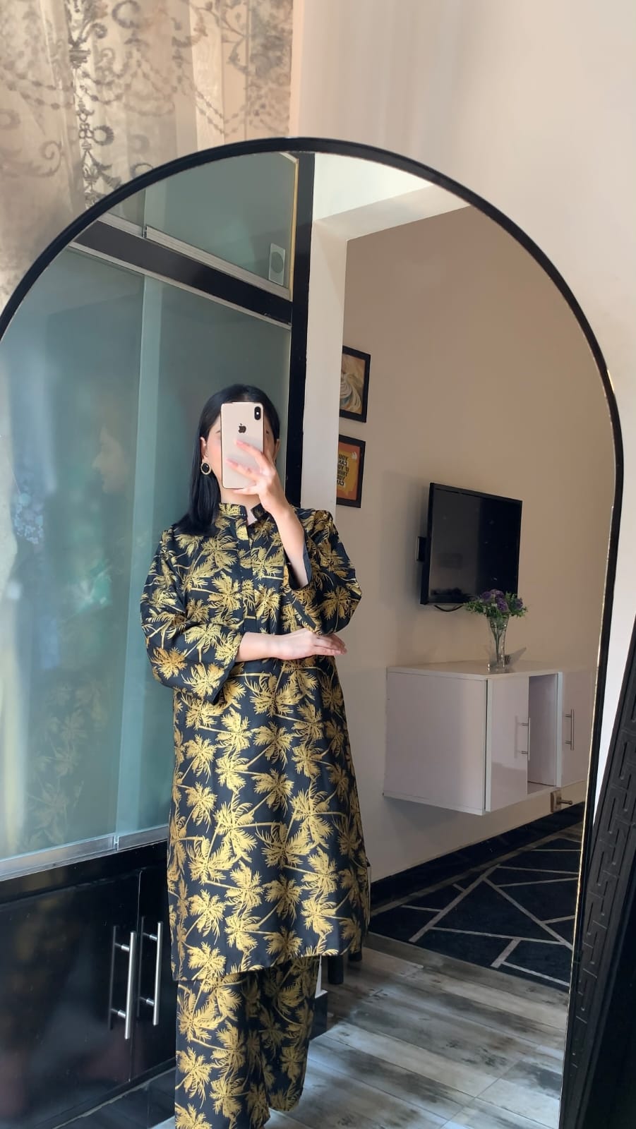 Palm Tree Design - Brands Kahani