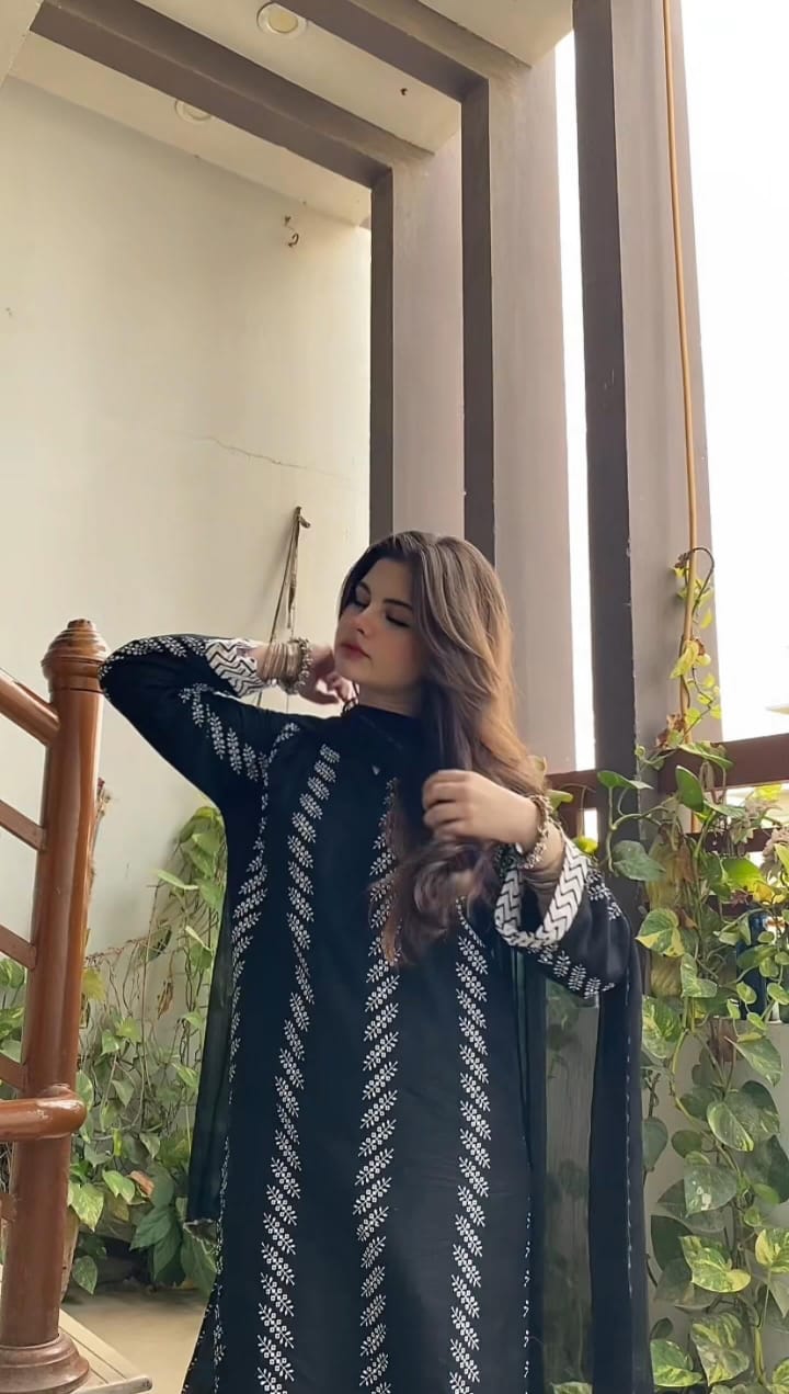 Contrass linning Ladies two piece - Brands Kahani